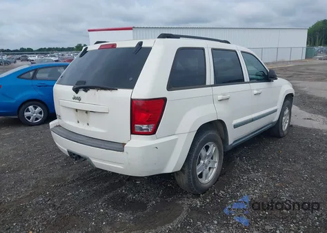 2007 Jeep Grand Cherokee Laredo z USA, uszkodzony, nr VIN 1J8GR48K27C557642